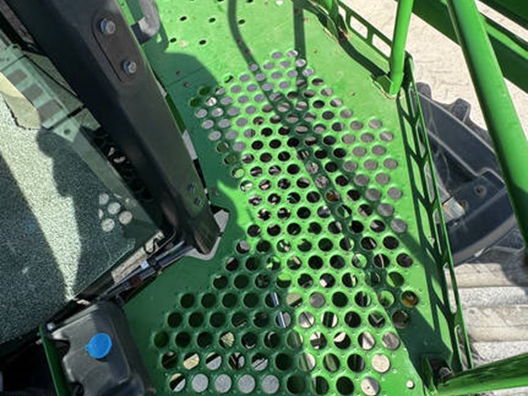 john-deere-r4038-image-56