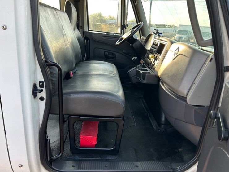 international-durastar-4300-image-9