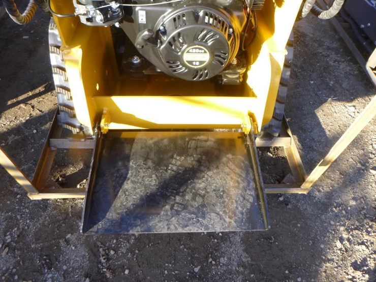 2025-agt-mx-mrt14-skid-steer-track-loader-image-11