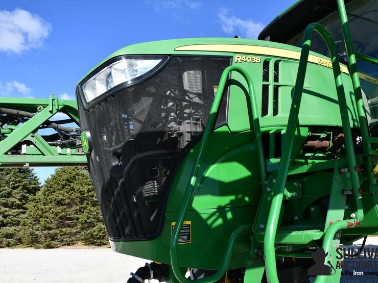 john-deere-r4038-image-13