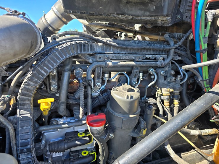 peterbilt-579-image-52