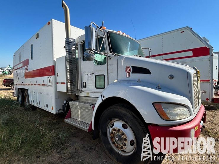 2011-kenworth-t370-image-1