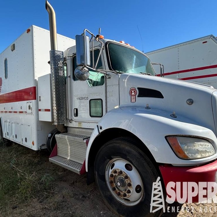 2011 KENWORTH T370