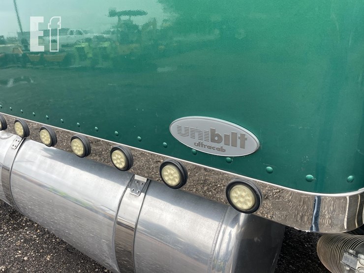 2009-peterbilt-386-image-8