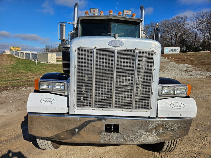 peterbilt-379-image-26