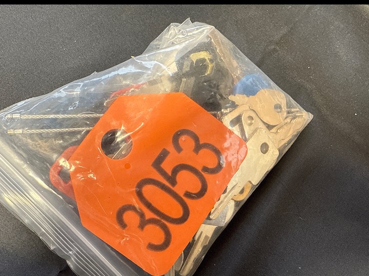 #3053-•-30-piece-equipment-key-set-image-2