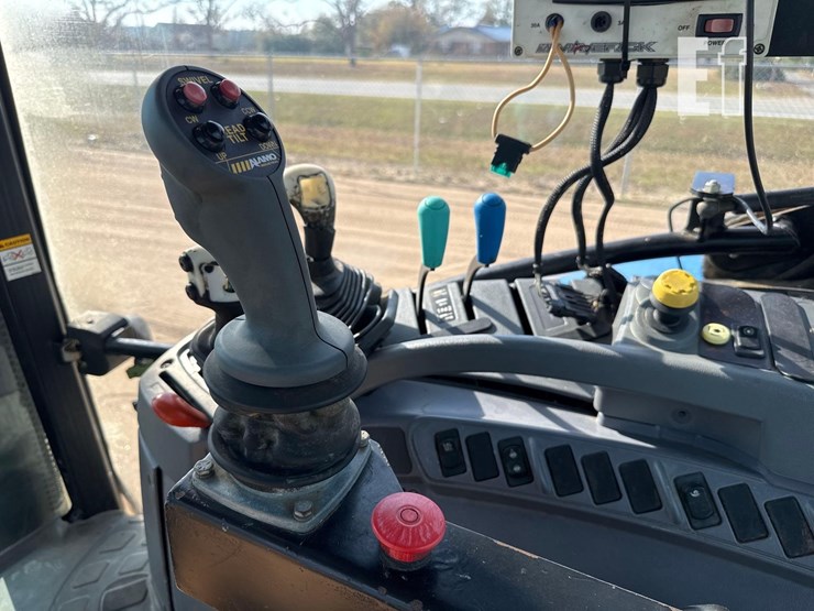 new-holland-ts115a-image-25