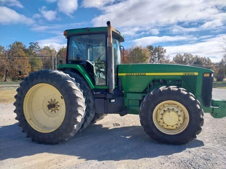 john-deere-8200-image-4
