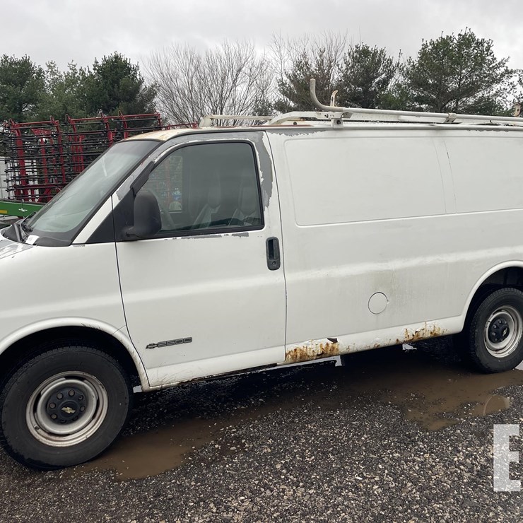 2002 CHEVROLET EXPRESS 2500