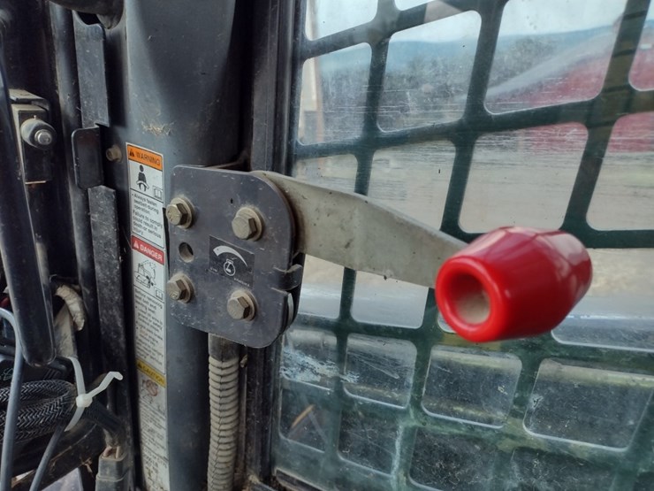 new-holland-l175-image-8