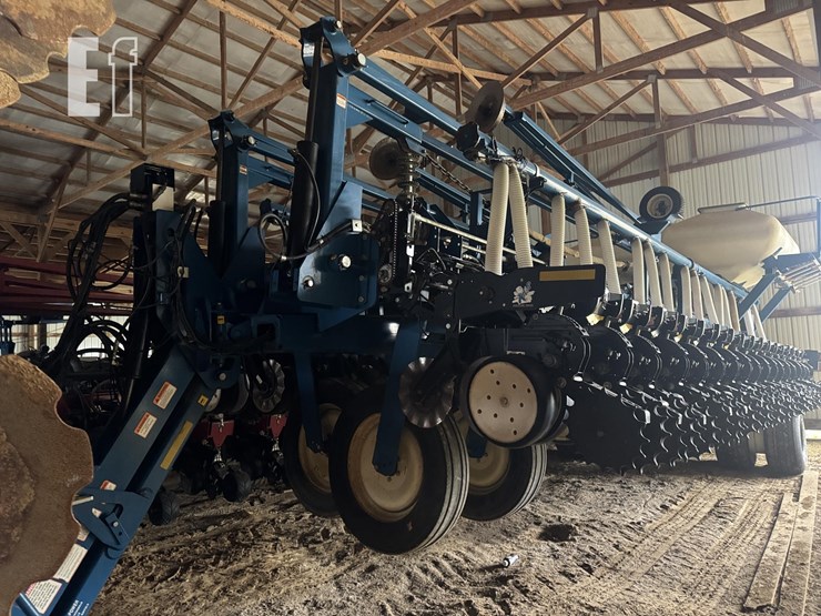2009-kinze-3700sds-image-1