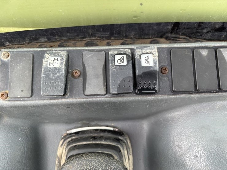 2013-jlg-g5-18a-image-30