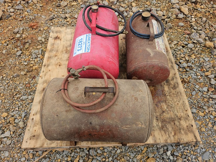 #18273-•-3-portable-air-tanks-image-2