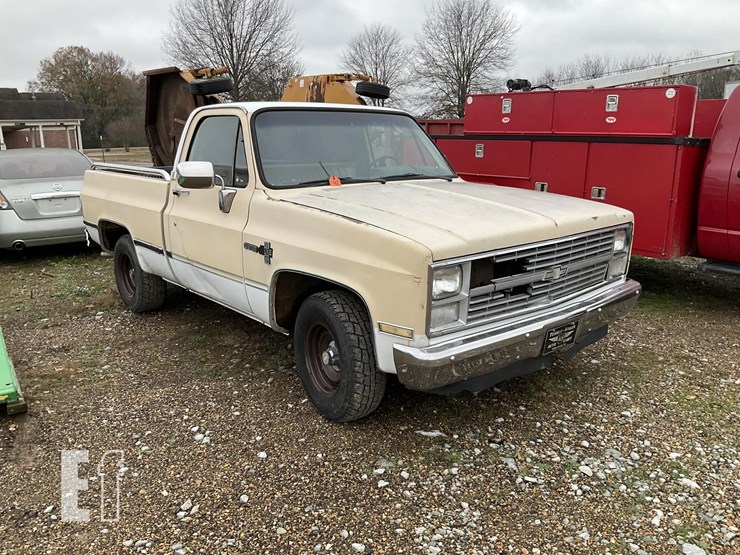 1979-chevrolet-custom-deluxe-image-1