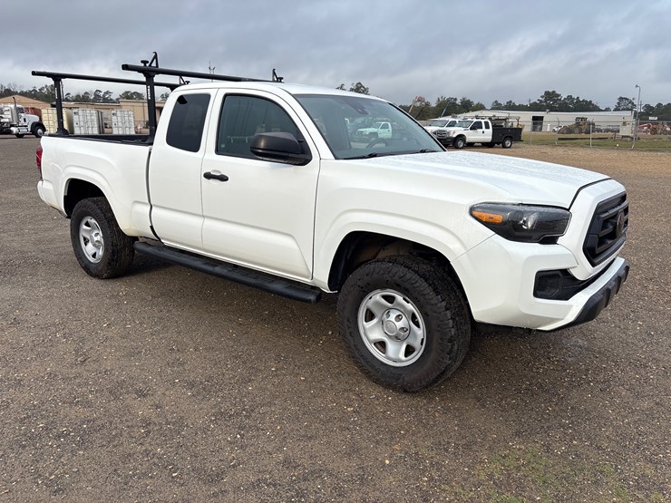 2022-toyota-tacoma-image-2