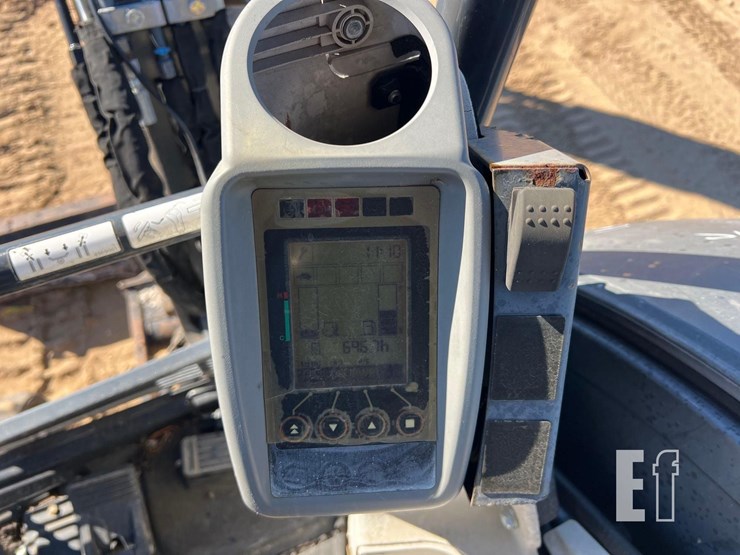 2015-deere-35g-image-37