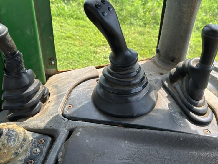 john-deere-2010-image-44