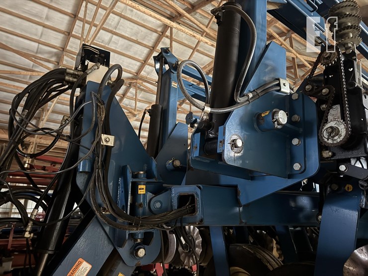 2009-kinze-3700sds-image-4
