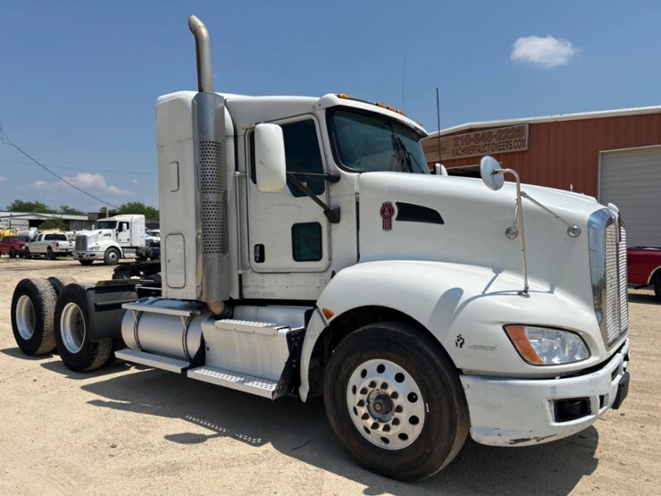 2016-kenworth-t660-image-3