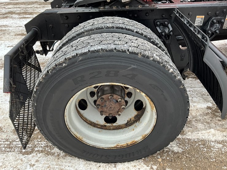 2019-kenworth-t680-image-9