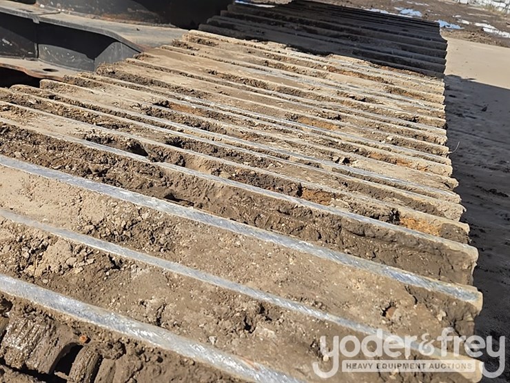 2021-case-cx210-lc-image-33