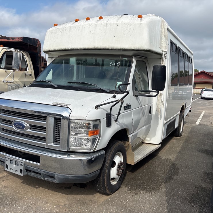 FORD E450