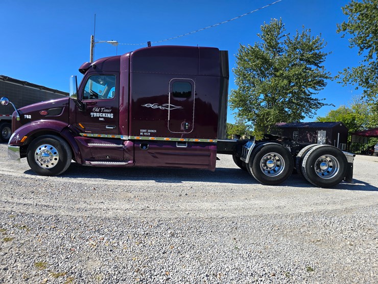 peterbilt-579-image-9