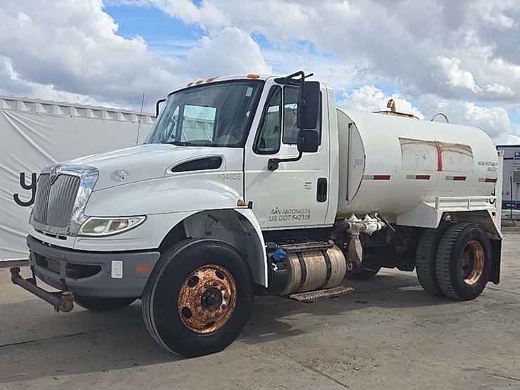 2016-international-4300-image-1