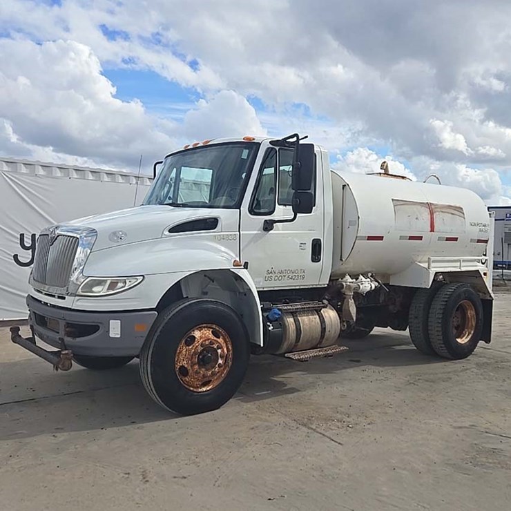 2016 INTERNATIONAL 4300