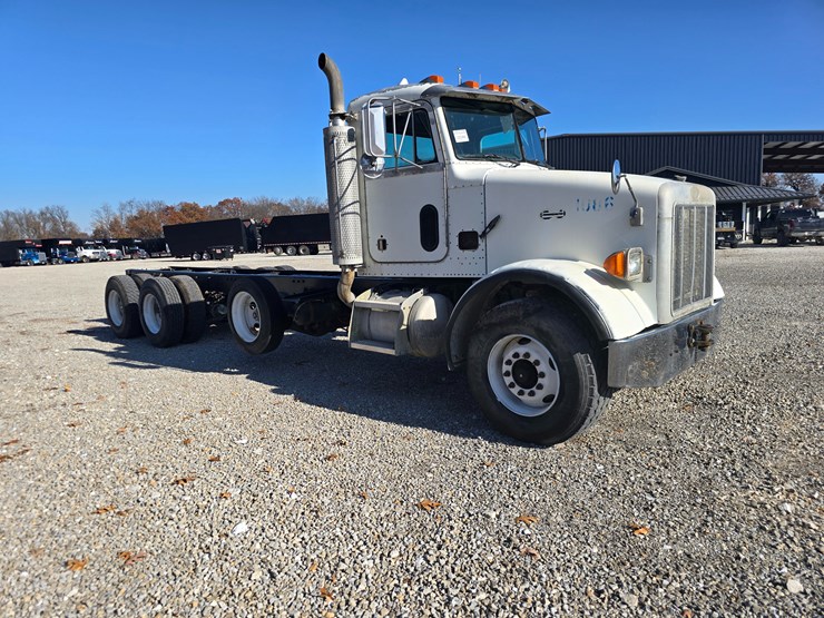 peterbilt-357-image-47