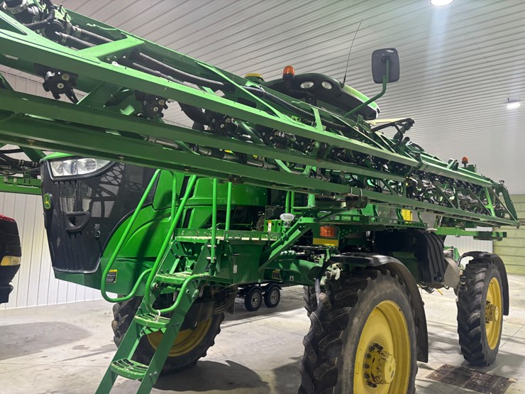 john-deere-r4044-image-9