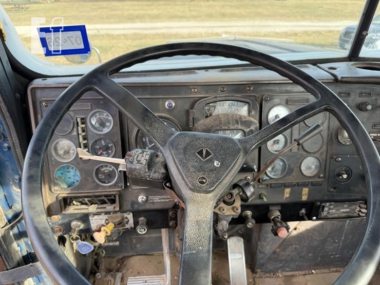 international-9300-image-21