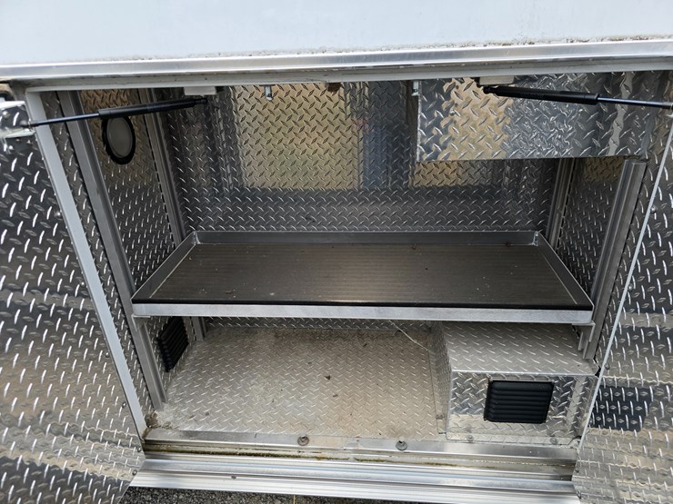 2010-ford-e450-image-36