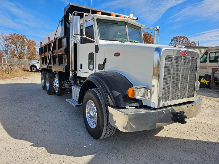 2009-peterbilt-365-image-27
