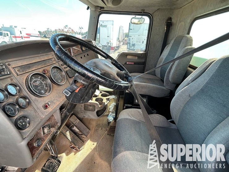 kenworth-t300-image-4