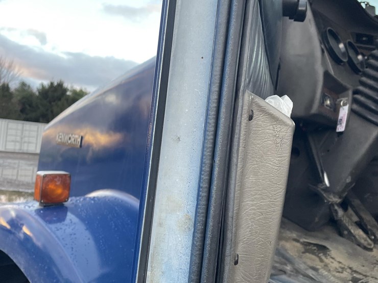 2004-kenworth-t800-image-28