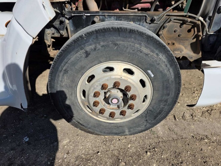 2013-peterbilt-386-image-12