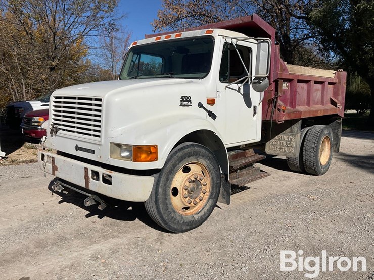 international-4700-image-1