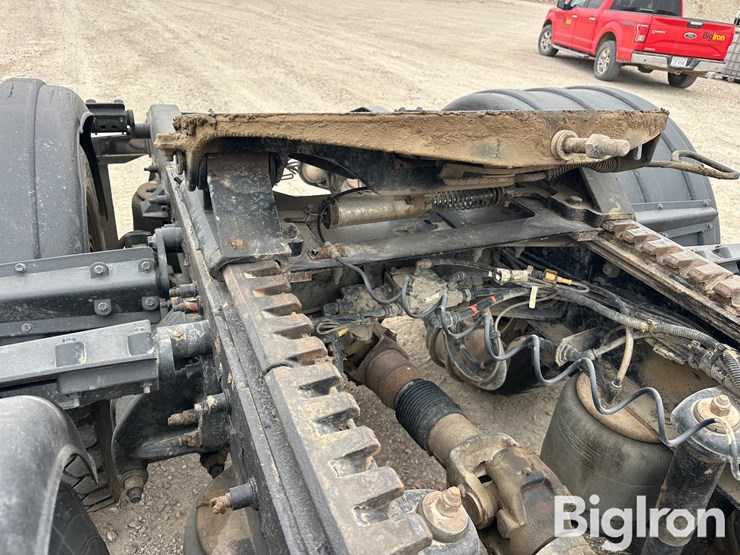 2016-peterbilt-389-image-9