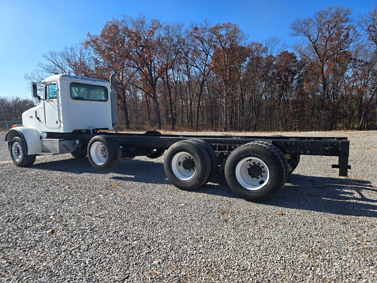 peterbilt-357-image-18