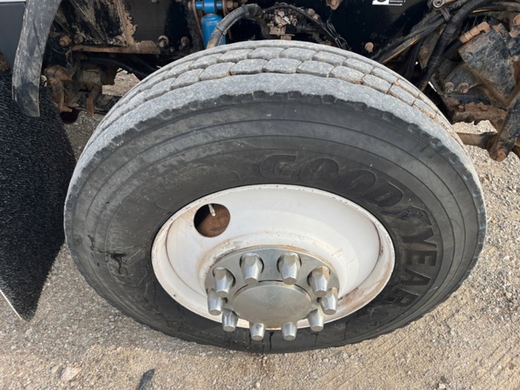 2007-kenworth-t800-image-11