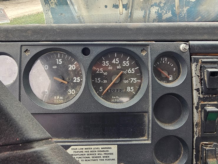 freightliner-fl60-image-55