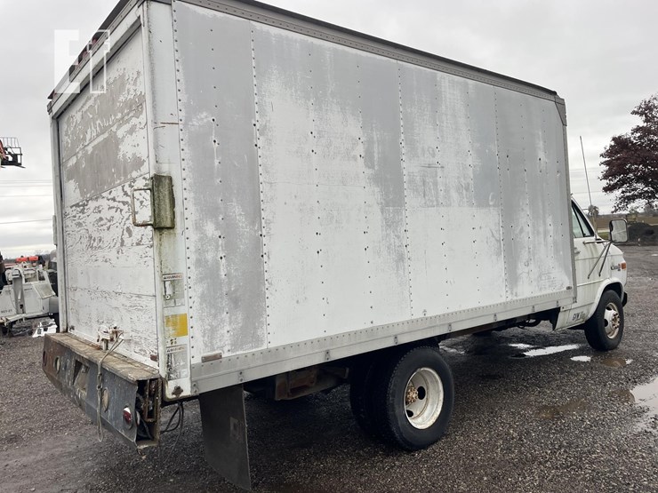 1993-gmc-3500-image-3