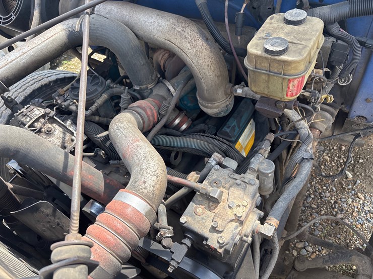 international-4700-image-16