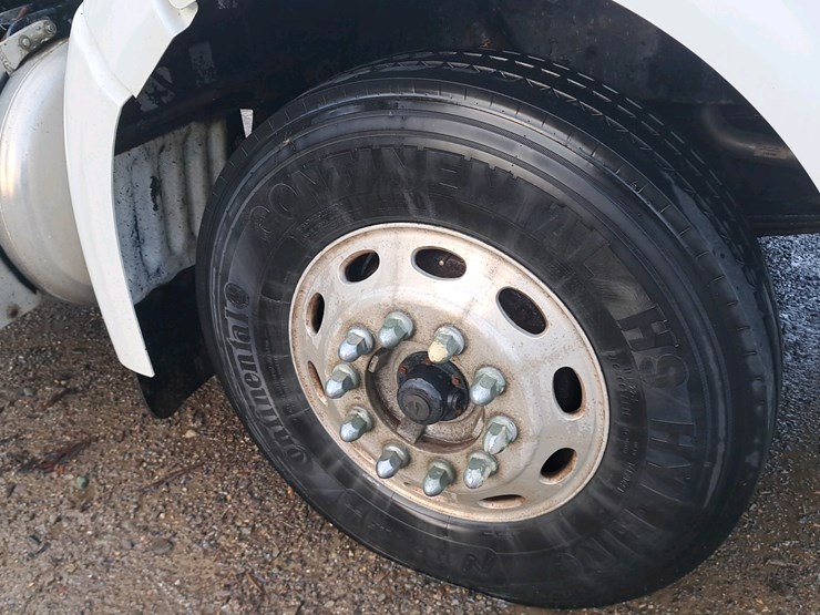 2010-peterbilt-386-image-41