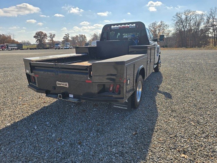 chevrolet-silverado-5500hd-image-26