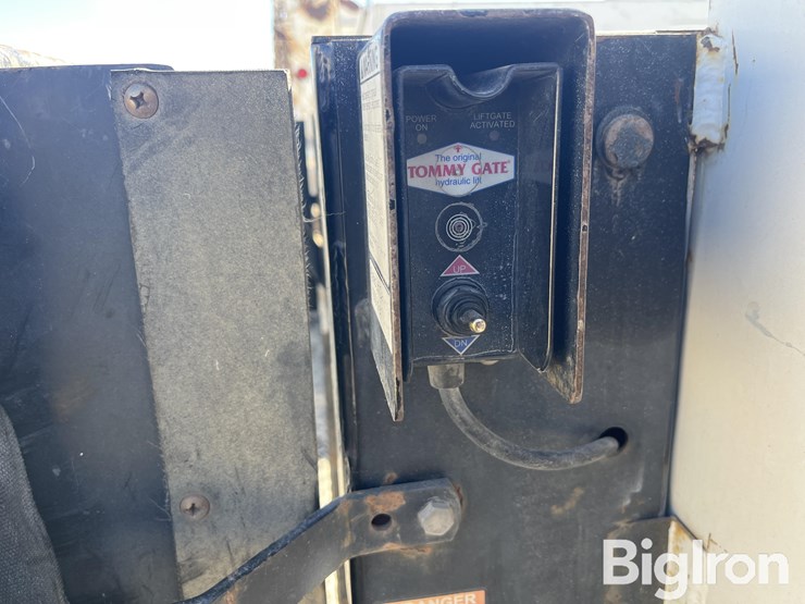 ford-f350-xl-image-17