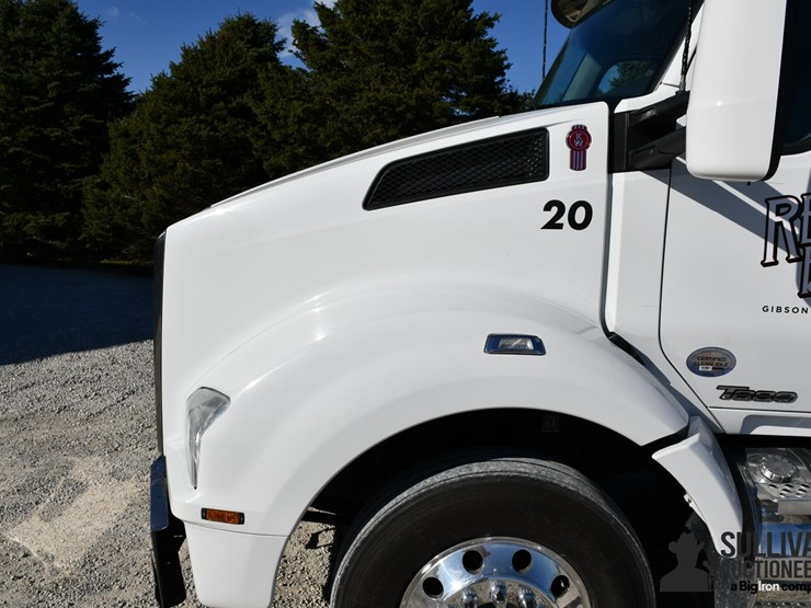 2020-kenworth-t880-image-11