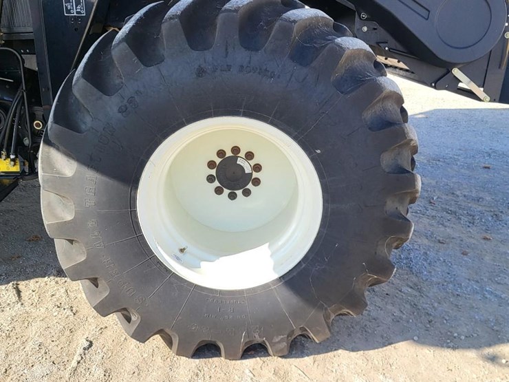 new-holland-cr9040-image-35