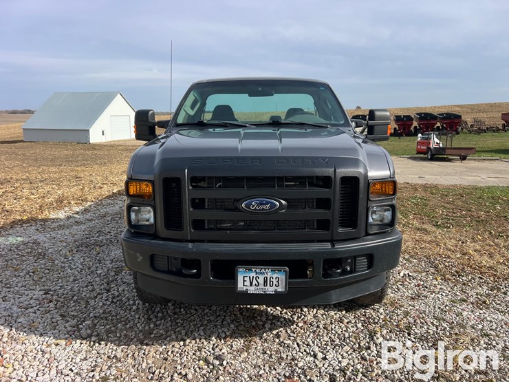 ford-f250-xl-image-2